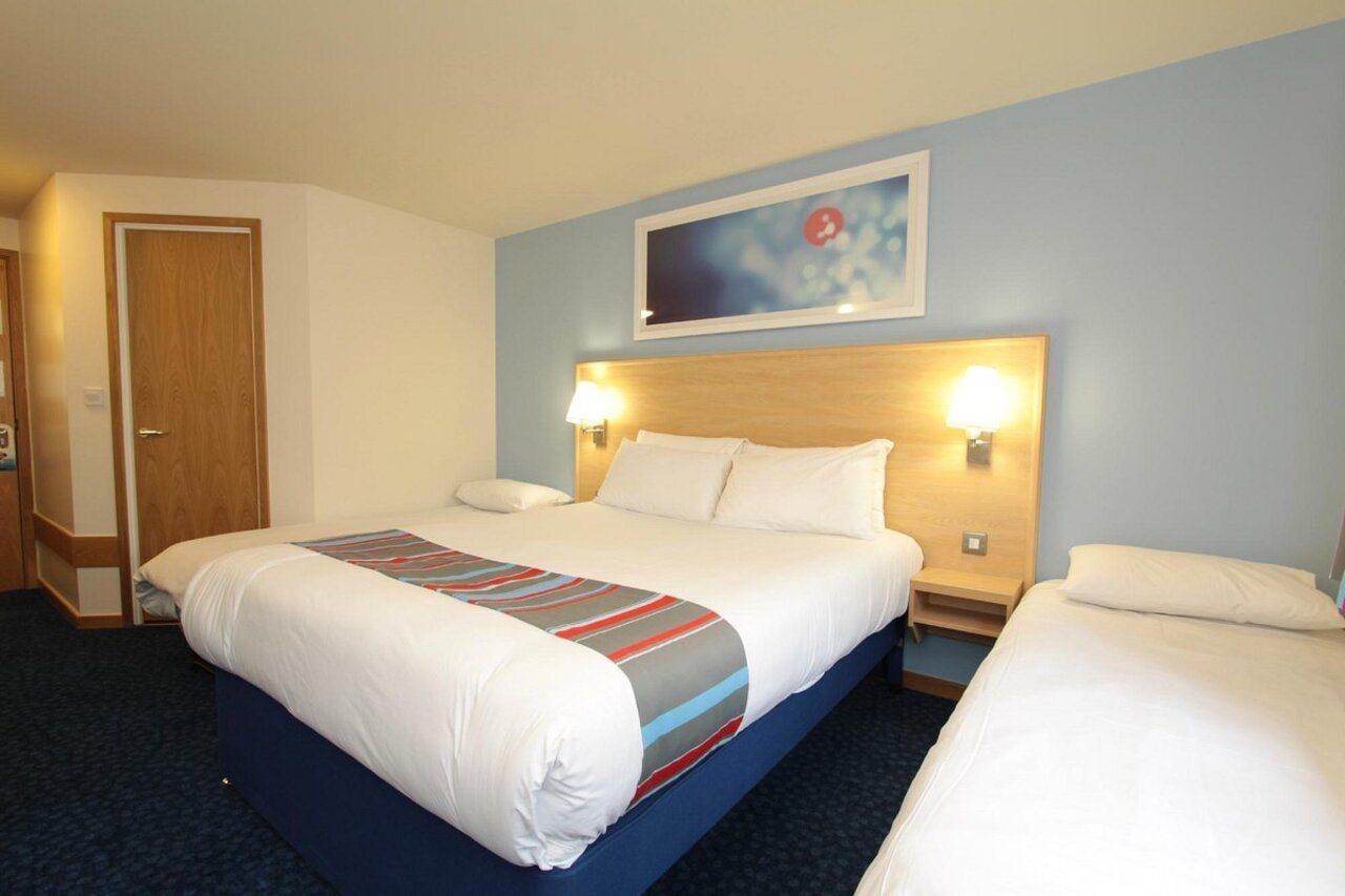 Travelodge Glossop Eksteriør bilde